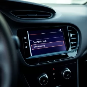 Jak wyłączyć automatyczne zamykanie drzwi Skoda Fabia